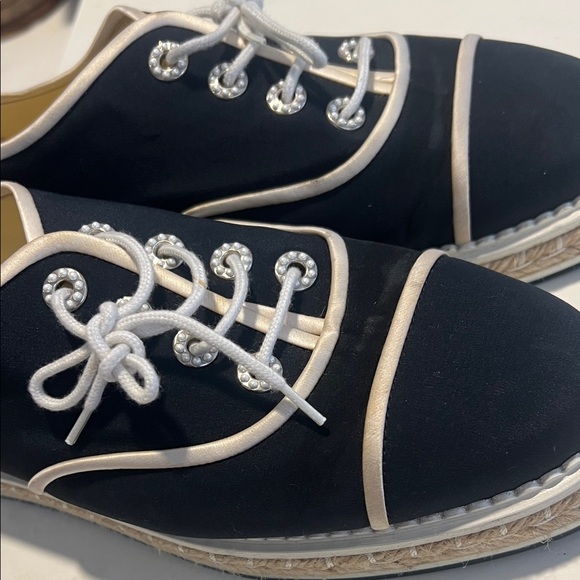 CHANEL Navy and White Lace-Up Sneakers - Picture 3 of 6